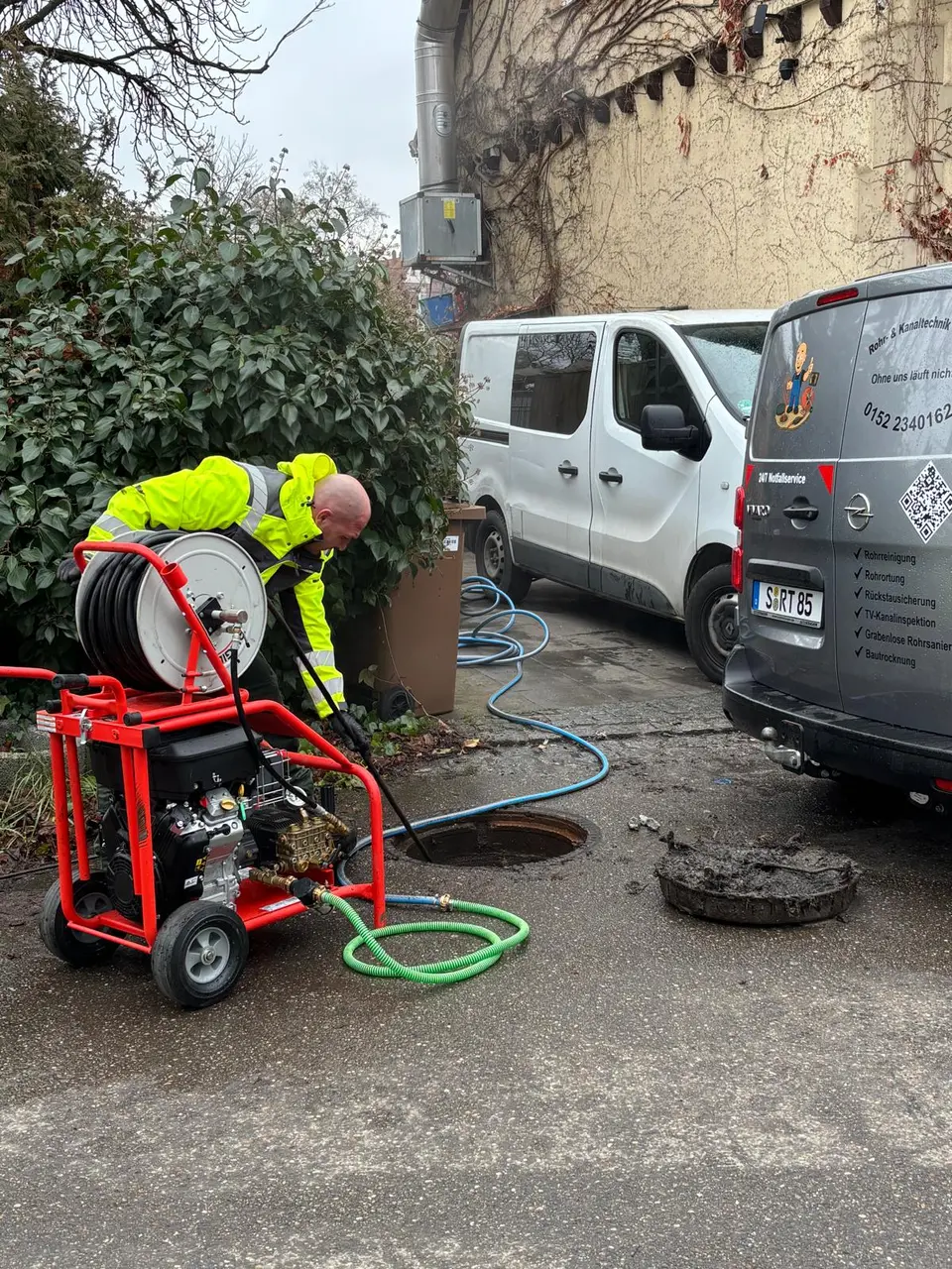 Hochdruckspülung zur Reinigung eines Abwasserkanals
